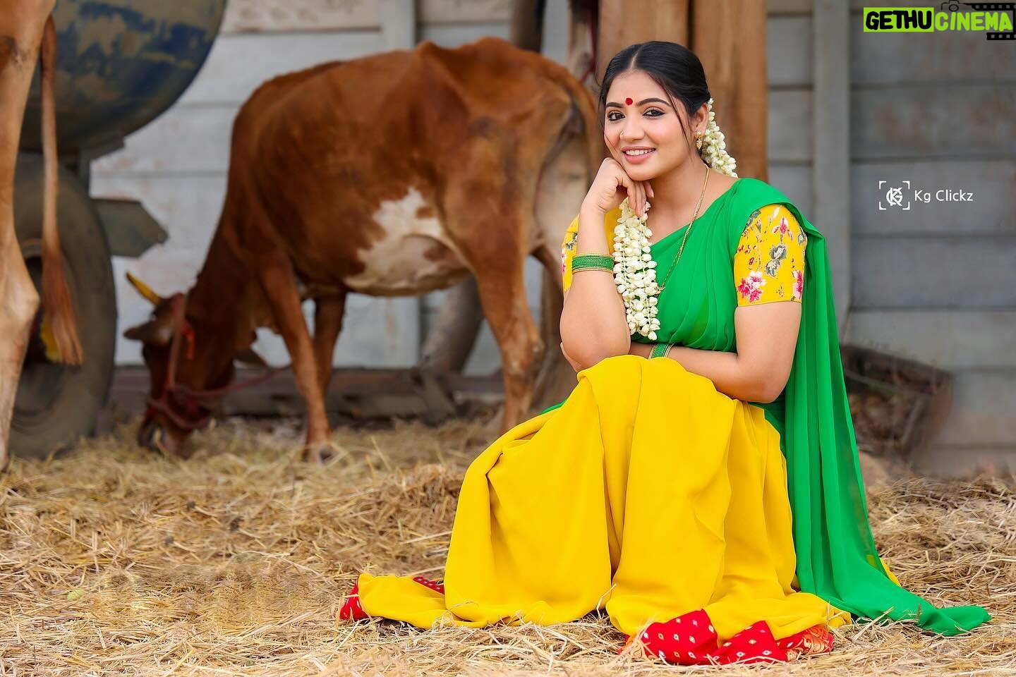 Anshita Akbarsha Instagram - Smile 🧿🤍 Makeup @miss_pretty_makeoverartist 📸 @kg_clickz #behappy #love #smile #thimiru #cwc #cookuwithcomali #anshitha #chellamma #vijaytvshow