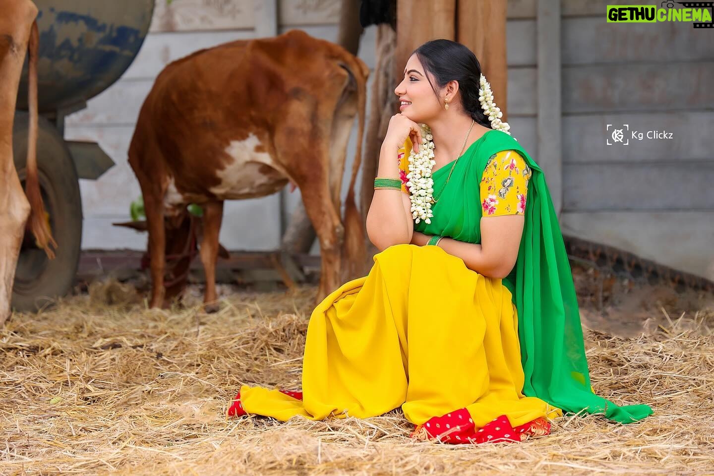Anshita Akbarsha Instagram - Smile 🧿🤍 Makeup @miss_pretty_makeoverartist 📸 @kg_clickz #behappy #love #smile #thimiru #cwc #cookuwithcomali #anshitha #chellamma #vijaytvshow
