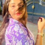 Anshita Akbarsha Instagram - End things before it ends you.🍂 #bepositive #behappy #love #smile #smilealways #loveyourself