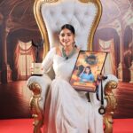Anshita Akbarsha Instagram - Winning an award is always a special moment🧿🤍 Tnq @studiooneincentertainments and special Tnx to rizubhai @actorrizubhai_official 🤍 📸 @adox_cinematics Jewels @new_ideas_fashions Saree @lisnavinu 🤍 #awards #happy #chellama #love #tamilmakkale #vijaytvserial #anshitha #bepositive #behappy #beloved #smile #beblessed #flyhigh #studioone
