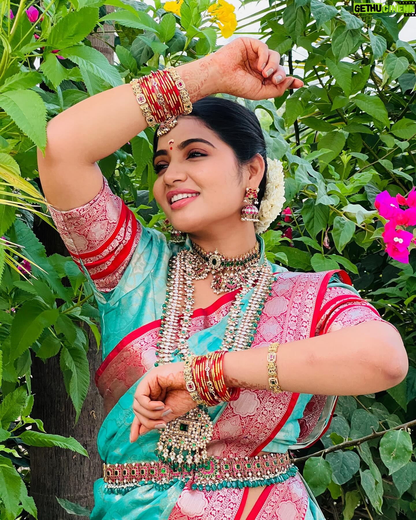 Anshita Akbarsha Instagram - Just smile ☺️ Jewels @new_ideas_fashions Saree @sarvatva.chennai #smile #love #traditional #vijaytvserial #chellamma #oxidisedjewellery