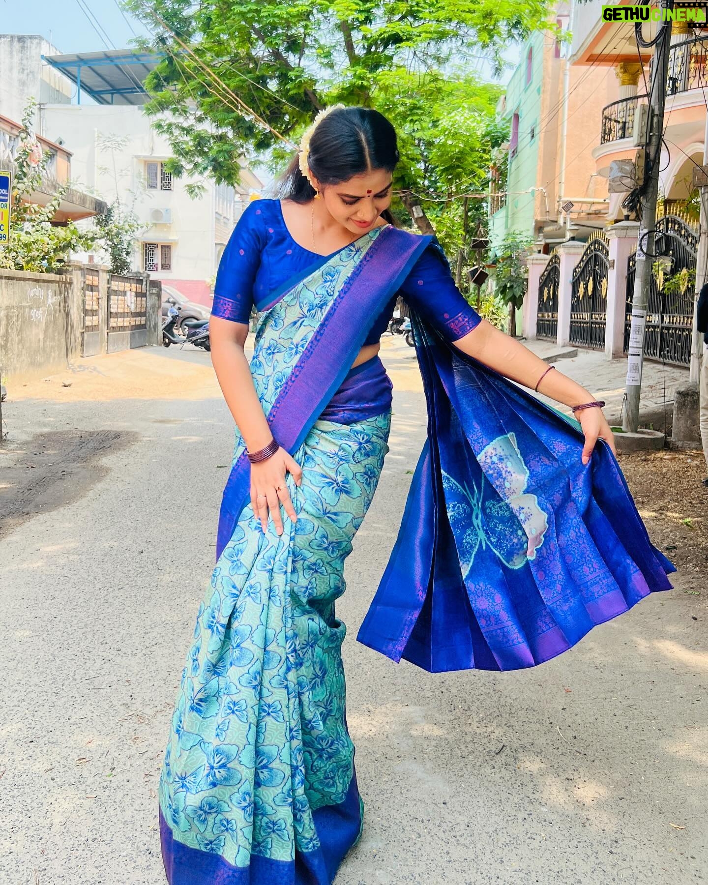 Anshita Akbarsha Instagram - Saree love🤍🧿 Saree @bhuvanasilkhouse_salem #saree #sareelove #treading #traditional #bepositive #malayalamsongs #nostalgiamusic #insta #instatrend