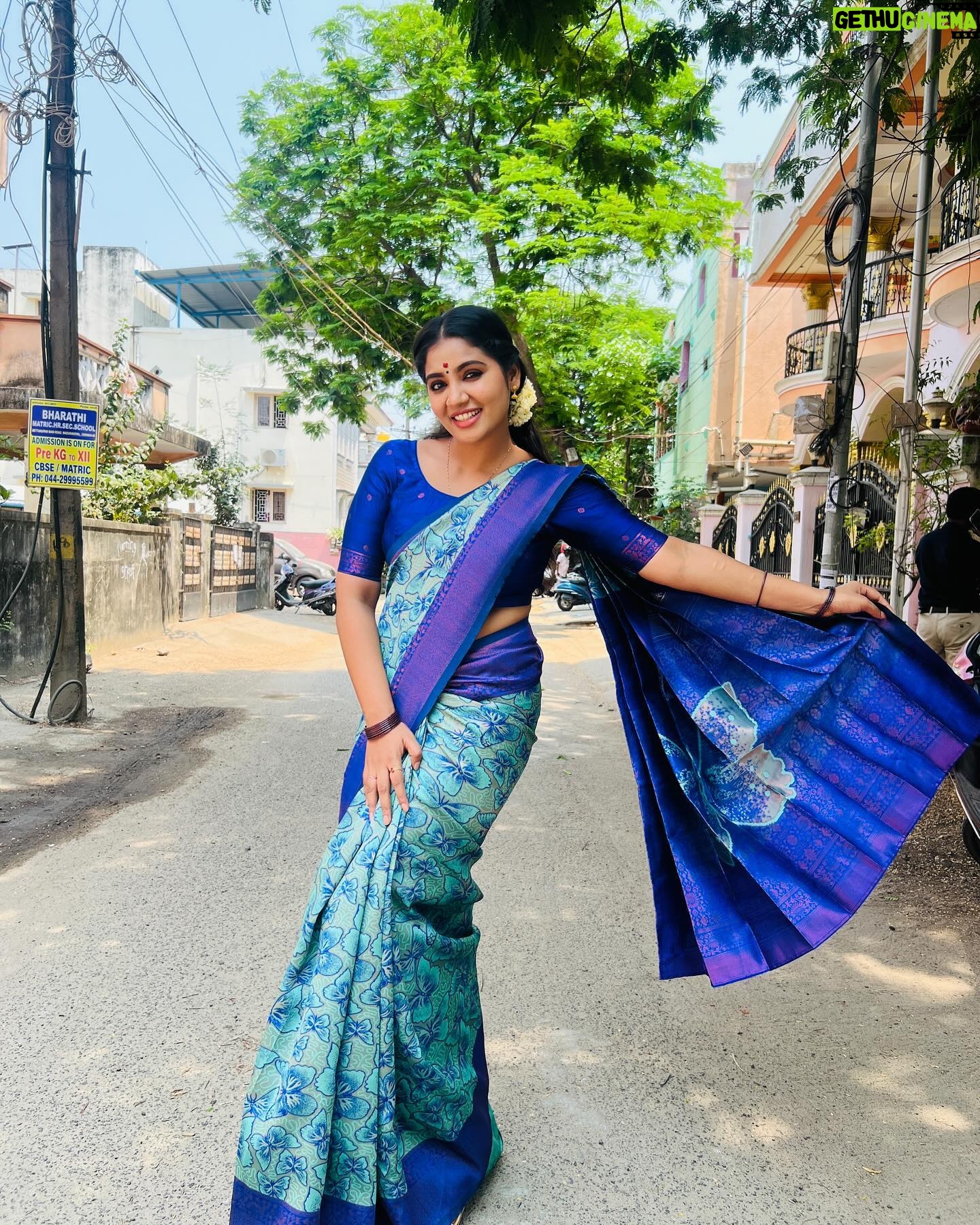 Anshita Akbarsha Instagram - Saree love🤍🧿 Saree @bhuvanasilkhouse_salem #saree #sareelove #treading #traditional #bepositive #malayalamsongs #nostalgiamusic #insta #instatrend