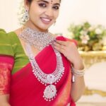 Anshita Akbarsha Instagram – @saravana_stores_elite

Bringing cultural richness in gold jewelry with fine intricacy, traditional design and breathtaking emblishments in our Saravana Stores Elite Gold in T Nagar, Tambaram in Chennai and Tirunelveli, Tamilnadu.

Saravana Stores Elite Diamond is the one and only Diamond and Platinum shop in all over India with wide range of collections and mesmerizing designs that will definitely explore your favorites in unbeatable price.

Visit our exclusive #SaravanaStoresEliteGold #SaravanaStoresEliteDiamond to shop jewels that are specially crafted to flaunt your elegance and sparkle you like a star!
 
Contact/Whatsapp Numbers : 8056003000 / 9500037268