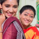 Anshita Akbarsha Instagram – Me: Trying to act homely😌
And my mamiyar came in between 🤪
Picture gaaliiiii🤷🏻‍♀️
#happy #chellama #vijaytv #family #love