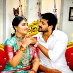 Anshita Akbarsha Instagram - Chellamma Engagement Scenes Photo Shoot 😍 ….. Excited Scenes are coming soon . Don’t miss it 🤩🤍 #chellamma #love #engaged #engagement #romance #vijay #vijaytv #artist #cute #couple #love