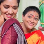 Anshita Akbarsha Instagram – Me: Trying to act homely😌
And my mamiyar came in between 🤪
Picture gaaliiiii🤷🏻‍♀️
#happy #chellama #vijaytv #family #love