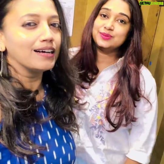 Antara Mitra Instagram - Antara Mitra in the studio!! And she sings for me jani okaron ... unplugged! Uff her mellifluous voice ! Hope to see u soon ! Much love ❤️ @antaramitraofficial ! #reels #musical #music #songs #bengali #tollywood #radio #rj #engagement #interaction
