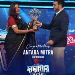 Antara Mitra Instagram - She came, she sang, and she conquered! Congratulations for a whooping win! . It is commendable to witness how she kept herself together and snatched the trophy from an underdog situation. . #antaramitra #dadagiri #Dadagiri10 #winner #winningmoment #ZeeBangla #singer #playbacksinger🎤 #bollywoodsongs #hindisongs #artistmanagement #talentwala #curatingtalentsglobally #talentsbytalentwala #collaboratetocurate
