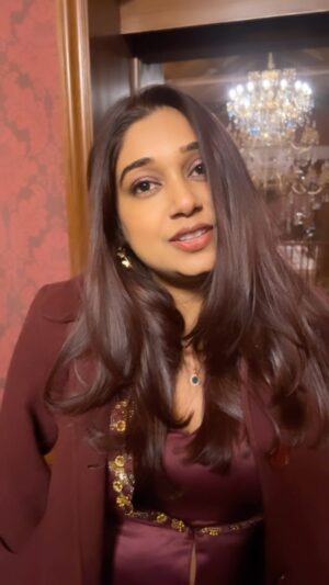 Antara Mitra Instagram - Raat akeli thi ♥️

Styled by - @style_by_hetaljogi 

Thank you - @akasasing

@tips @arijitsingh @ipritamofficial @vidushak