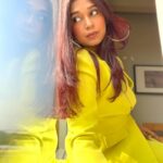 Antara Mitra Instagram – Brighter than my own future !! That was the colour of Sunday afternoon gig ! 

Outfit by – @labelsunantamadaan 
Styled by – @style_by_hetaljogi