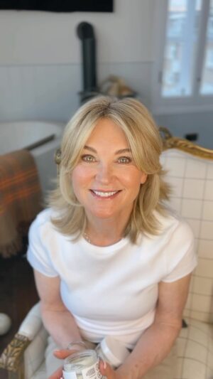 Anthea Turner Instagram - Back in 1984 when I thought my entire face was falling apart - Yes I was 24 🤣 I went into a chemist, discovered the wonders of Vitamin E cream and oil, and been using it in my skincare routine ever since. 

So of course I had to include it in BALM 6. Vitamin E is; Packed with antioxidants so protects. Helps the skin draw in moisture and retain it. Reduces inflammation.  Softens skin. 

Because of the above it’s used in many;
- After sun creams 
- Dry skin preparations
- Bathing emollients 
- Eczema elevating creams 
- Scar fading creams 

So my best lip hack is BALM 6 
It keeps my kissers smooth, hydrated and helps my own lip colour to shine through. 

I’m never too far away from my little pot of magic and apply it at least 4 times a day. Then at night, load it all round my mouth to keep those pesky fine lines at bay. 

One pot of BALM 6 does 6 things and probably more, which is why I always call it my pot of magic 💫

We’ve got a special offer running for a limited time only use code “KISS” at checkout fot 15% OFF BALM 6! Ends 21/05/24, don’t miss out! #ByAntheaTurner