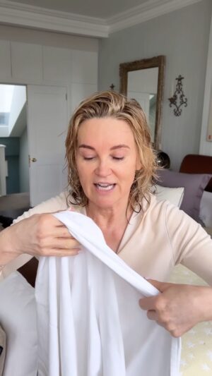 Anthea Turner Instagram - Drying my lashes to help them curl upwards and smoothing down my eyebrows so all the little hairs lay in the right direction I’ve been doing for over 30 years and didn’t think it was weird until a friend screamed “What are you doing?” 🤣🤣

Logical to me !!

What beauty tip do you have that’s odd but normal for you? I’d love to hear them 😍