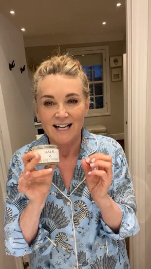 Anthea Turner Instagram - Oil based cleaners are the best says practically every dermatologist, unless you are battling a problem skin.

But most of us don’t have problem skin, Its product companies who tell us we do, or potentially will, so they can sell us more ’stuff’ 

Trust me I’ve spent a small fortune buying into their ‘Fear and Fix’ marketing but no more.

I created BALM 6 because its honesty in a pot - Designed for 6 uses (and probably more) you’ll wonder how you lived without it and like me why you’ve spent so much money on useless marketing promises.

Every night it takes off my makeup and nourishes my;
Lips
Brows and Lashes
Cuticles
Skin
Hair 

No nasties, packed only with the good stuff;
Shea Butter 
Restoring Coconut Oil 
Repairing Grape
Hair loving Castor Oil
Natures Hyaluronic Acid Prickly Pear
Vitamin e
Antibacterial Sea Moss

With the natural aroma of;
Lemongrass
Rosemary and
Vanilla 

To order BALM 6 head to the link in my bio, if you want to get yours before Christmas please order by the end of tomorrow so we can get it to you in time 🫶🏼