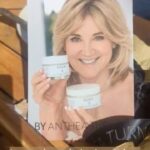 Anthea Turner Instagram - Wishing @kategarraway the happiest of birthdays and so pleased she loved mine and Vickie’s BALM 6 and BODY 3 gift 🫶 It’s a one pot wonder of multiple uses; Cleanser Moisturiser Hair mask Lip Balm Eyelash & Eyebrow Balm Cuticle Balm BODY 3 is a pot of whipped body butter that softens Feet - Body - Hands The smell she raves about is; Lemongrass Rosemary & Vanilla 🫶🏼 This was a tricky milestone for Kate, her first birthday without Derek and our love goes out to her and anyone else missing a loved one on their birthday 🩷 You can order BALM 6 & BODY 3 via - www.antheaturner.com/shop