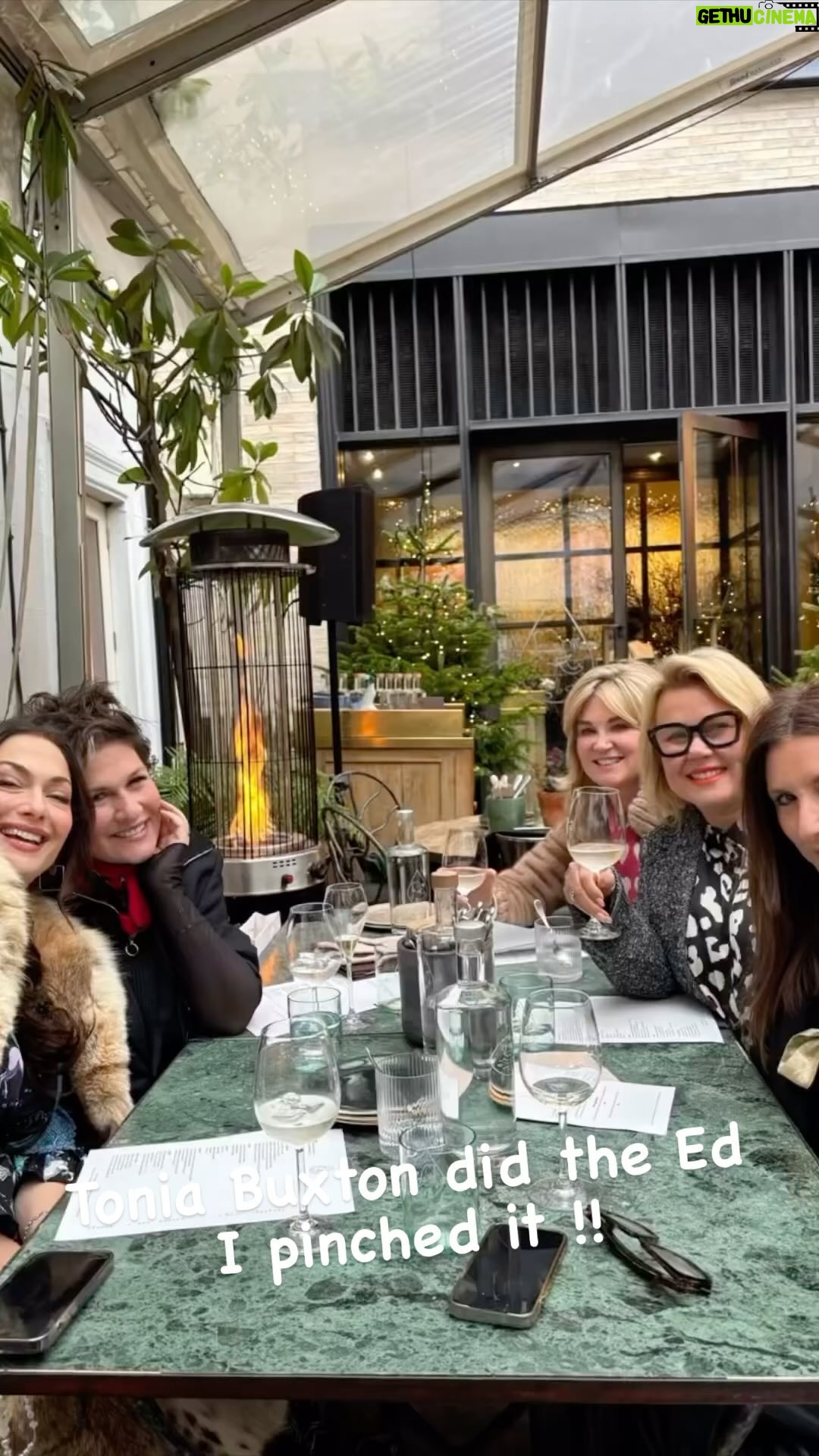 Anthea Turner Instagram - You know when you go out with a great group of mates and you say βWe need to do this more oftenβ that was us and we will β¨π @toniabuxton @thisgirlcanorganise @sheppardstyle @studio10makeup Grace Fodor You Rock πΈ π₯πππ