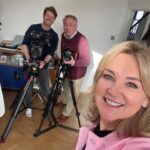 Anthea Turner Instagram - Channel 5 @channel5_tv are talking air fryers tonight in their part series presented by @alexisconran_official I did my little bit to help, while our Kitchen was being renovated my @salteruk air fryer, slow cooker, microwave & kettle became my best friends 👌 In the series, Alexis explores how the air fryer have taken the nation by storm, with one-in-two households now owning one. With the help of chefs and celebrity guests, Alexis introduces recipes that are easy to make and a pleasure to eat. These shows are packed full of tips so if you are a fan you’ll love then. ATM I’ve got the sickness bug going around so to be honest food is low on my list of interest - Anyone else got it and what are you taking? 🤢🤮🤒 I’m hydrating, with water electrolytes and about to eat some toast 😵‍💫