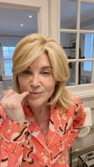 Anthea Turner Instagram - So, another little tip on how I use it.

Years ago I worked with a lovely Makeup Artist called Roxanne @roxannenew 

The first thing she always did, when I sat in her chair ready to be transformed, was brush a balm over my lips.

She did it for 2 reasons:

1) To nourish my dry lips so that they were prepared after painting the rest of my face to take her application of lipstick. 

2) So that she could easily clean off the foundation powder residue. 

WHY? 
Because you never want to apply lipstick or even a gloss over foundation, powder or what o use a foundation /powder.

We’ve all looked in horror at that nasty tide line of foundation and lipstick which appears normally at the edges of our mouth, so avoid it happening in the first place.

If you are not going to apply makeup no need to dab your lips with a tissue, keep BALM 6 on as a lip balm. 

I keep BALM 6 on my lips all the time especially when in the house and now, no cracking at all, just hydrated lips. 💋

To order BALM 6 head to the link in my bio or go to - www.antheaturner.com