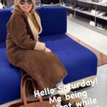 Anthea Turner Instagram - A brief slice of Saturday roaming around ! Now back home doing chores 😬 💋💋 Coat my very oldest bought @brownsfashion about 1992? Loving @sarahharanuk new throw it all in bucket bag Michelle think I’ll have is as long as the coat !! @emuaustralia for comfort and warmth, again will have for ever 🫶