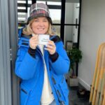 Anthea Turner Instagram – Our trip from Berry barn to Sandycove was all about seaweed and getting my face licked but Soho did end up with something better a doggie Ice cream !! 

Tomorrow it finally rains but we’re still loving it 🫶