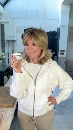 Anthea Turner Instagram - Watch this till the end, I do manage to pull it round 🤣

If your skin is dry and stressed, nature knows best - Today I used BALM 6 as an emergency face mask and it didn’t let me down.

Love giving my face a massage as I put it on - Don’t get too worried about how to do this, its intuitive. 
I will do a post on what I do, all very easy I’ve been doing it for over 30 years, you’ll get it in a jiffy.

BALM 6 is a clean product with no water containing↩️
 
Coco Butter 
Shea Butter
Coconut Oil
Caster Oil
Cucumber 
Prickly Pear
Vit E
Sea Moss Powder
Grape 
lemon Grass 
Rosemary
Vanilla 

Together they are a powerful and not only will your face be happy so will your hair, eyebrows, eyelashes,
lips and cuticles.

If you want to get to your hands on BALM 6 head to the link in my bio or to my website - www.antheaturner.com