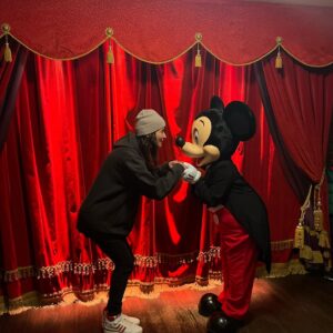 Antigone Kouloukakos Instagram - #mood MICKEY MOUSE my for ever crush @disneylandparis _____________________________________.
#antigonekouloukakos #mickeymouse #disney #foreveryoung #happykid #30yearsdisneylandparis #wheremagicgetsreal