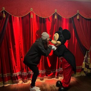Antigone Kouloukakos Instagram - #mood MICKEY MOUSE my for ever crush @disneylandparis _____________________________________.
#antigonekouloukakos #mickeymouse #disney #foreveryoung #happykid #30yearsdisneylandparis #wheremagicgetsreal