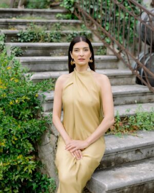 Antigone Kouloukakos Instagram - #mood GOLD @zeusndione for @youweekly.gr 

Lensed by @nicktsakanikas 

‘ Τι θα έλεγες στον εαυτό σου μπροστά σε έναν καθρέφτη και κάνοντας απολογισμό; 

Μπράβο σου, καλά τα πας, συνέχισε έτσι! Και όταν κλαις κ στεναχωριέσαι δεν πειράζει, ομορφαίνουν τα μάτια σου. Είμαι περήφανη για εσένα, σε αγαπώ! ‘

Interview by @gsirixa 

Art direction @spacedudie 
Makeup by @freideriki_lou 
Hair by @mairyliberatou 
Cinematographer @zoudiaris_vasilis 

Special thanks to @achaiaclauss for the warmth hospitality 

__________________________________.
#antigonekouloukakos #muse #interview #covergirl #fashionshoot #actorslife #youweekly #blessed #gratefulheart #lovemyjourney #gratitudeattitude #loveyourself