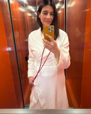 Antigone Kouloukakos Instagram - Ήρθαμε στο φως κ γεμίσαμε τον ουρανό της μαμάς αστέρια! Να είσαι ευλογημένος γερός δυνατός με τις ευαισθησίες σου, να νιώθεις να δίνεις να μοιράζεσαι κ να παίρνεις αγάπη στη ζωη σου, ότι επιθυμείς κ αγαπάς να το διεκδικείς κ να το κατακτάς, να είσαι παντα ο εαυτός σου. Να βρίσκεις τον δρόμο σου κ να σε οδηγεί το φως σε ένα κόσμο πιο φωτεινό. 
Η μαμά σου, ο μπαμπάς σου, η οικογένεια σου είμαστε δίπλα σου για παντα. 
Σε αγαπάμε ♥️🙏🏼📿 

Το ευχαριστώ είναι λίγο μπροστά σε αυτό που νιώθω κ θέλω να εκφράσω ειδικά στον γυναικολόγο μου Γεώργιο Πέτσα αλλά κ στους συνεργάτες του. 
Σευχαριστώ που έκανες πραγματικότητα το μεγαλύτερο θαύμα που μου συνέβη στη ζωη μου.
Με πλειοψηφία υπέροχες γυναίκες που με πολλη αγάπη βοήθησαν οχι μόνο την ημέρα του τοκετού αλλά καθόλη την διάρκεια της εγκυμοσύνης, που καμιά φορά διαρκεί πολύ περισσότερο απο 9 μήνες! 
Ιωάννα, Βασιλική, Παναγιώτα, Γεωργία, Σαμανθα, Αννα 
φυλακές άγγελοι του μωρού κατα την διάρκεια του τοκετού, μαζί σας θα το ξανάκανα! 
Λητώ θα σαι παντα το μαιευτήριο της καρδιάς μου, εκεί γεννήθηκα εκεί γέννησα ΣΕΥΧΑΡΙΣΤΩ καθώς κ όλο το υπέροχο προσωπικό. 
It takes a village of love to create and bring in life such a miracle. Thank You

Επίσης σε αυτό το υπέροχο ταξίδι είχα μαζί μου, δίπλα μου για πολύ περισσότερο απο 9 μήνες τη στήριξη τη βοήθεια κ την αγάπη της Ευγονίας κ όλου του υπέροχα μοναδικού προσωπικού της. Λιλιάννα, Ιωάννα, Μαρια, Τάνια, Ιφιγένεια, Ροδόπη κ Νίκο σας είμαι αιώνια ευγνώμων. 

Τέλος.. Αγάπη μου σευχαριστώ που μου χάρισες το μεγαλύτερο δώρο της ζωής μου. Σαγαπώ. 

Με αγάπη ΑΚ