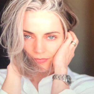 Antje Traue Instagram - To interpret you made me a stronger woman. In memory of Anja Niedringhaus; who was shot at the 04th April 2014 in Afghanistan. #featurfilm #warzone #journalism #democracy #photography #livingforabettertomorrow #dyingforabettertomorrow  Directed &photographed @roman_kuhn_moving_photograph Co- starring @cuciuffomichele Make-up & hair @grithi 💫