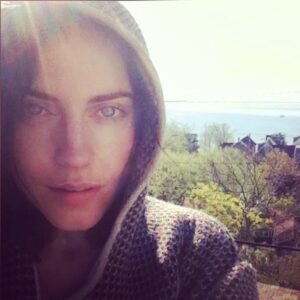 Antje Traue Instagram - Good morning Berlin. Good morning world. Dreamed of the ocean. #keepyourheadup #keepsupporting #keephealthy