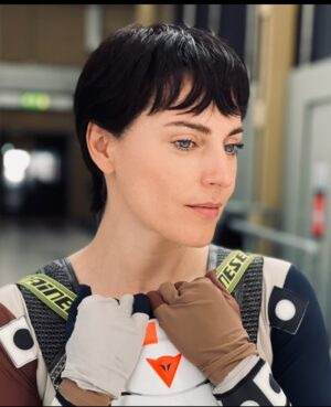 Antje Traue Instagram - Shooting „TheFlash“ #movie #dc #theflash #faora #warnerbros