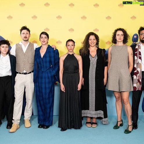 Antonia Giesen Instagram - Estrenamos nuestra película Los Hiperbóreos en @quinzaine_des_cineastes del Festival de Cannes. Content@s de la recepción del público, content@s porque además sigue siendo un viajazo hermoso, con un equipo de personas que admiro mucho, con el que reímos bastante y con el que nos queremos. Supongo y deseo creer que cuando convergen todas esas cosas, se va por buen camino. Haciendo con libertad creativa, con sentido, con nobleza, con locura y amabilidad, las cosas son mejores. Gracias equipo extendido, a todas las personas involucradas en este proyecto, son la cosa más genial que hay. 🫀 @imc_management Gracias Jorge por tu compañía! @cinemachile 🙌🏻 Ph: @guillaume_hart @susylagrange @delphine_pincet