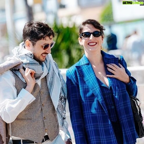 Antonia Giesen Instagram - Estrenamos nuestra película Los Hiperbóreos en @quinzaine_des_cineastes del Festival de Cannes. Content@s de la recepción del público, content@s porque además sigue siendo un viajazo hermoso, con un equipo de personas que admiro mucho, con el que reímos bastante y con el que nos queremos. Supongo y deseo creer que cuando convergen todas esas cosas, se va por buen camino. Haciendo con libertad creativa, con sentido, con nobleza, con locura y amabilidad, las cosas son mejores. Gracias equipo extendido, a todas las personas involucradas en este proyecto, son la cosa más genial que hay. 🫀 @imc_management Gracias Jorge por tu compañía! @cinemachile 🙌🏻 Ph: @guillaume_hart @susylagrange @delphine_pincet