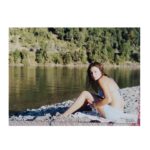 Antonia Giesen Instagram - Treinta y dos. Aún amante del enojo y del leseo. Maniática y descontrolada. Amante de tomar guaguas pequeñas en brazos, del trabajo, adicta a mis amig@s, a conversar y al silencio rotundo. Adicta al verano, a la poca ropa, a la gente que falla, a la gente que intenta no fallar pero la mayoría de las veces no le resulta, a todo lo que se parezca a un lago. Todas estas cosas que soy y todas las que amo y odio, son por mi historia y las personas que han participado en ella. Gracias por toda la culpa que tienen de hacerme ser como soy. Gracias por cada saludo🫀