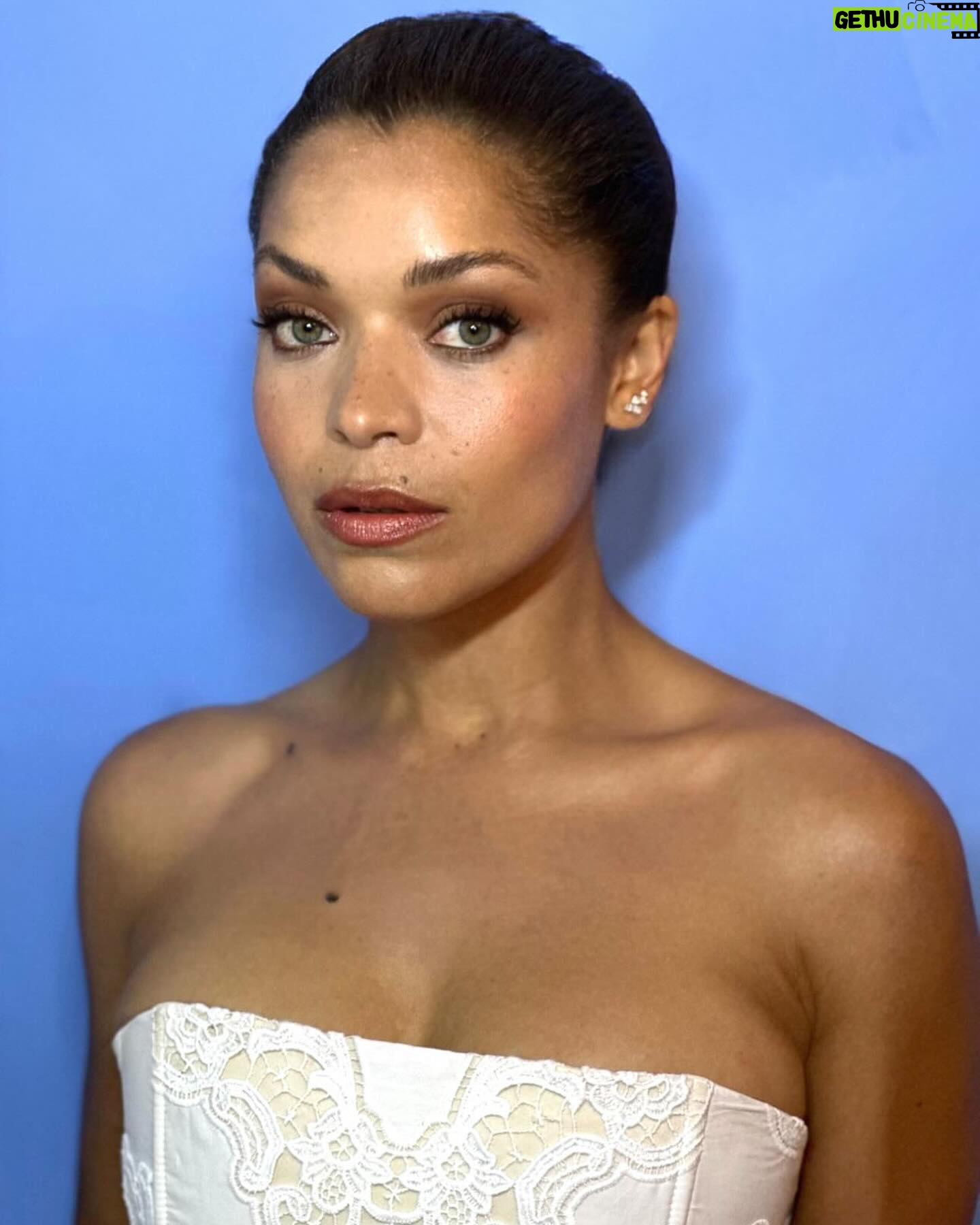 Antonia Thomas Instagram - @bafta x @britishvogue x @netflixuk party β¨π€β¨ Thank you so much for having me. Such a gorgeous night catching up with old pals. Styling @hollyevawhite π€ MU @barriegmakeup π€ Dress @magdabutrym Shoes @maisonernest Earrings @lyliejewellery Bag @jimmychoo