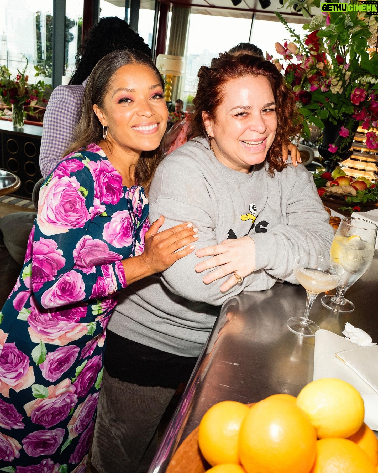 Antonia Thomas Instagram - The loveliest way to brunch. 🥐Thanks @appletv fam for bringing together old and new friends for your @bafta brunch. 💫 Makeup @kennethsohmakeup Hair @miguelmartinperezldn Styling: @hollyevawhite Dress @magdabutrym