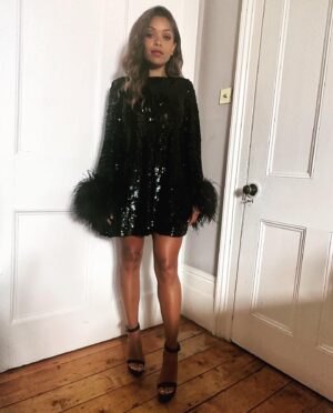 Antonia Thomas Instagram - Thursday night. Out out. 🖤🖤🖤🖤🖤 @britishvogue x @netflixuk @bafta TV

Wearing @rachelgilbertau 
  @rupertsanderson 
  @mariablackjewellery 
  @giarite 
Styling: @hollyevawhite 
Make up: @valeriaferreiramakeup 🖤🖤🖤🖤🖤