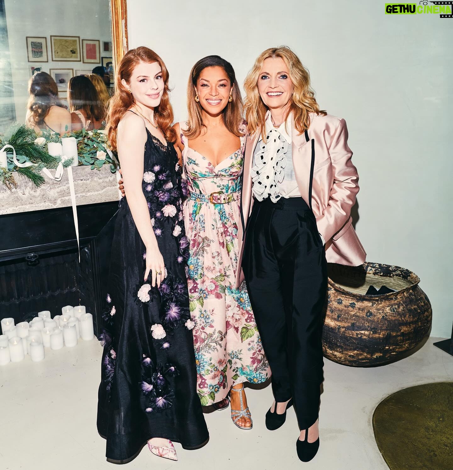 Antonia Thomas Instagram - Un Noël Zimmerman à Paris Thank you @zimmermann for the most beautiful evening. It was so special to celebrate the opening of Nicky and Simone’s new store in Paris. The most festive gorgeous evening. Wearing @zimmermann Makeup : @barriegmakeup Hair: @martyn.foss.calder Thank you lovely @ivanalostudio 🖤