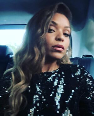 Antonia Thomas Instagram - Thursday night. Out out. 🖤🖤🖤🖤🖤 @britishvogue x @netflixuk @bafta TV

Wearing @rachelgilbertau 
  @rupertsanderson 
  @mariablackjewellery 
  @giarite 
Styling: @hollyevawhite 
Make up: @valeriaferreiramakeup 🖤🖤🖤🖤🖤