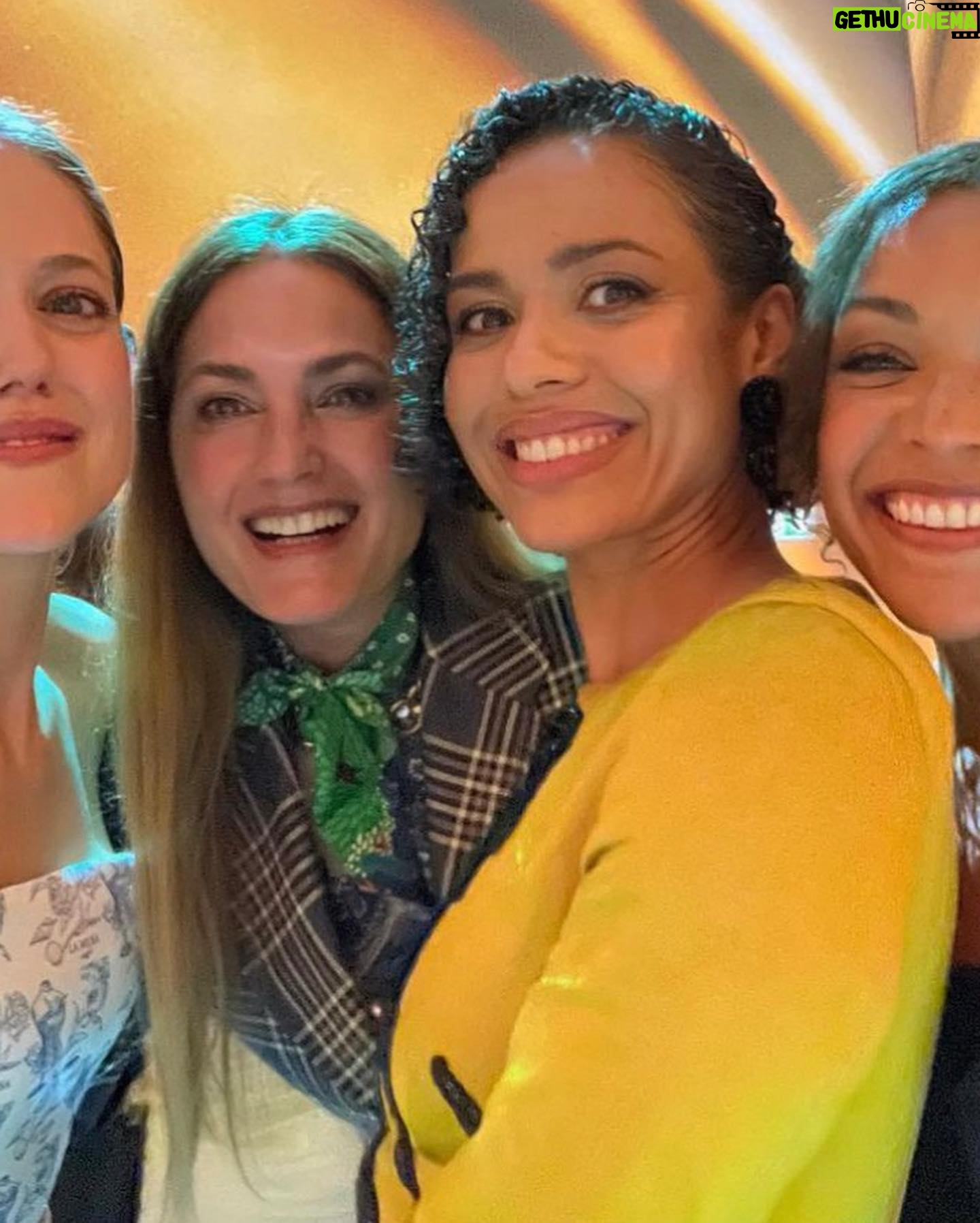 Antonia Thomas Instagram - A wonderful evening with wonderful people celebrating the fabulous @lameruk and learning about their sustainability goals. Thank you so much for having me to your beautiful heritage dinner and for bringing together old and new friends. 🌊💛🌊💛🌊 Styling: @hollyevawhite @eointhomashiggins Makeup: @bbpro_amyconway Dress: @mithridate.official