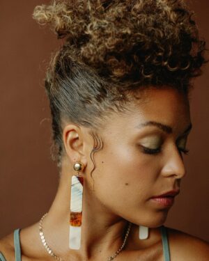 Antonia Thomas Instagram - "My plan is to have a production company, and to have things on the slate and people that I want to work with - and create. That’s what I want to be doing." – @althomas1 x @squaremile – read the full interview on Square Mile's website now.
.
Photography: @brit_gill
Styling: @michelleaddisonstyle
Make up: @nadiahoecklin
Hair: @taniabecker