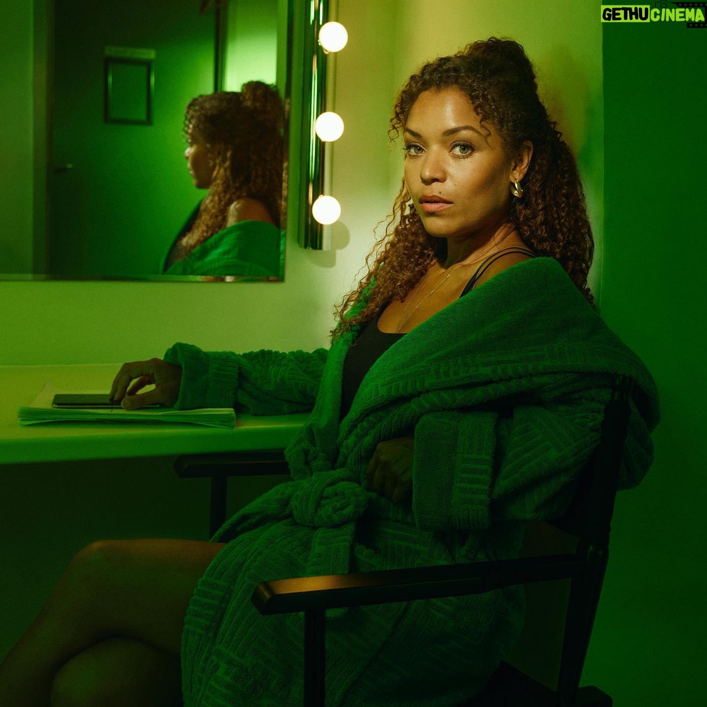 Antonia Thomas Instagram - First look at Hedda Gabler👀 Shooting Hedda Gabler they’ll do whatever it takes to get the shot🎬 a new play by Nina Segal after Henrik Ibsen Directed by Jeff James A Rose Original Production in association with @thenorwegianibsencompany Starring @althomas1 (Lovesick, Misfits, The Good Doctor) as Hedda, with Christian Rubeck (Succession, Then You Run), @iamavi_nash (Silo, The Walking Dead, Black Mirror), @annadanishpastry (Emilia), @matildarhiannon (Persuasion) & Joshua James (Cyrano). 🎥World premiere at the Rose from 29 September 🎟 book now for a chance to win a weekend in Oslo @visitnorway ! link in bio 📸 @michaelwharley 💋 @kerieannlondon_ Design by @jenny_nicholas_design