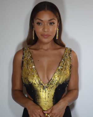 Antonia Thomas Instagram - Glam team appreciation post. I did NOT wake up like this. It really takes a village. Magicians all of you. Thank you!  @hollyevawhite @eointhomashiggins @alishadobson @francescabrazzo @emhargreaves #bifa2022