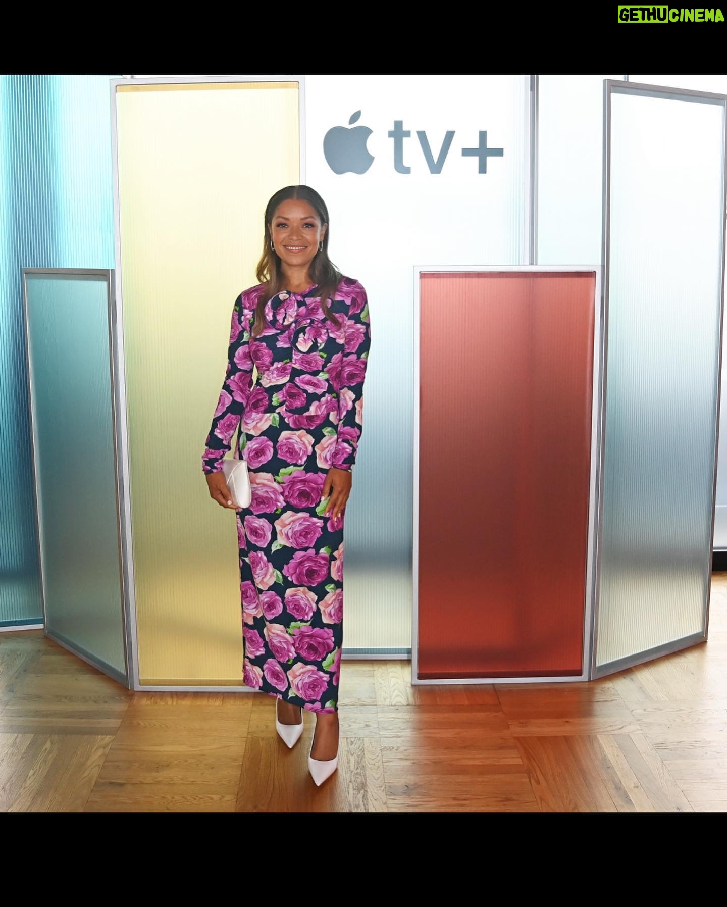 Antonia Thomas Instagram - The loveliest way to brunch. 🥐Thanks @appletv fam for bringing together old and new friends for your @bafta brunch. 💫 Makeup @kennethsohmakeup Hair @miguelmartinperezldn Styling: @hollyevawhite Dress @magdabutrym