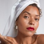Antonia Thomas Instagram - “A mixed race girl with a pearl earring”….I know it’s not quite as catchy as the original but you’ve gotta work with what you’ve got. Photography- @charlotteroyle.photographer 🖤 MU- @lydiawarhurstmakeup 💙