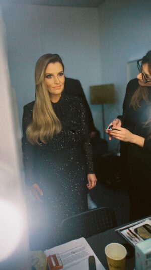 Antonija Blaće Instagram - tako je, kako je. 

My glam squad je S V E!
 
@mijomajhen 
@jlstylebeauty 
@jtudorbevanda