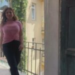 Antonija Blaće Instagram - Da koristimo kreme za njegu to svi znamo, ali po meni je taj medjukorak- serum - onaj koji radi razliku izmedju ok njege i jako dobre njege. Isprobavam sve NIVEA serume, to već znate, ali s bakuchiolom sam već dugo zadovoljna. Bakuchiol je prirodna zamjena za retinol , nježan je i lijepo hrani kožu. Ne freba njegu previše komplicirati, bitno je da ste dosljedni. Malo truda za sjajnu kožu ❤️#mybestfacesolution #teamupwithyourskin #nivea #CellularExpertLift