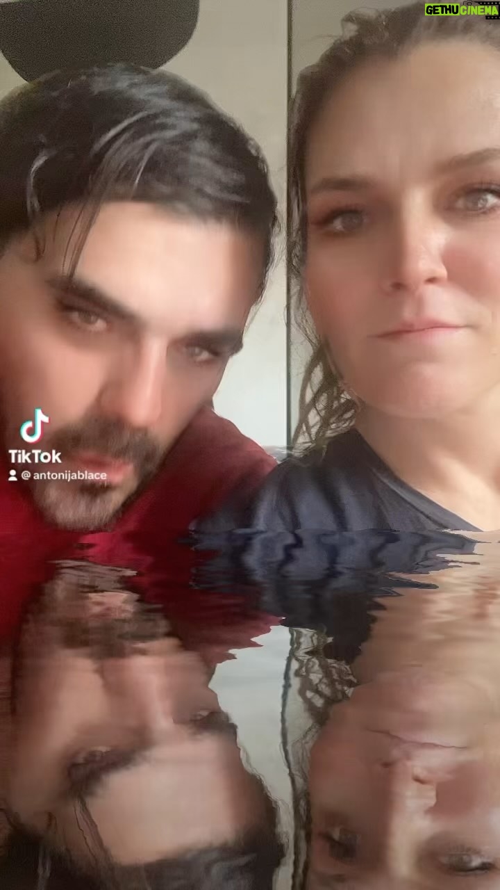 Antonija Blaće Instagram - Za sretan brak važno je da vam su vam poremećaji kompatibilni 😂 #couples #marriedlife #marriage