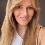 Antonija Blaće Instagram - “Daj nešto da nisu stalno valovi” #seventiesvibe #hair #longhair #highlights #blonde